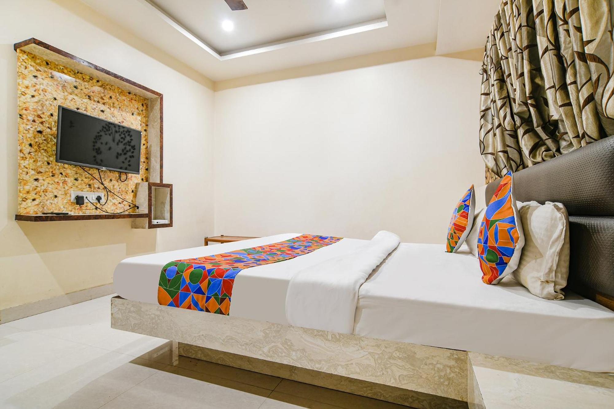 Fabhotel Shivam Palace- Near Mahakal Mandir Uddzsaín Kültér fotó