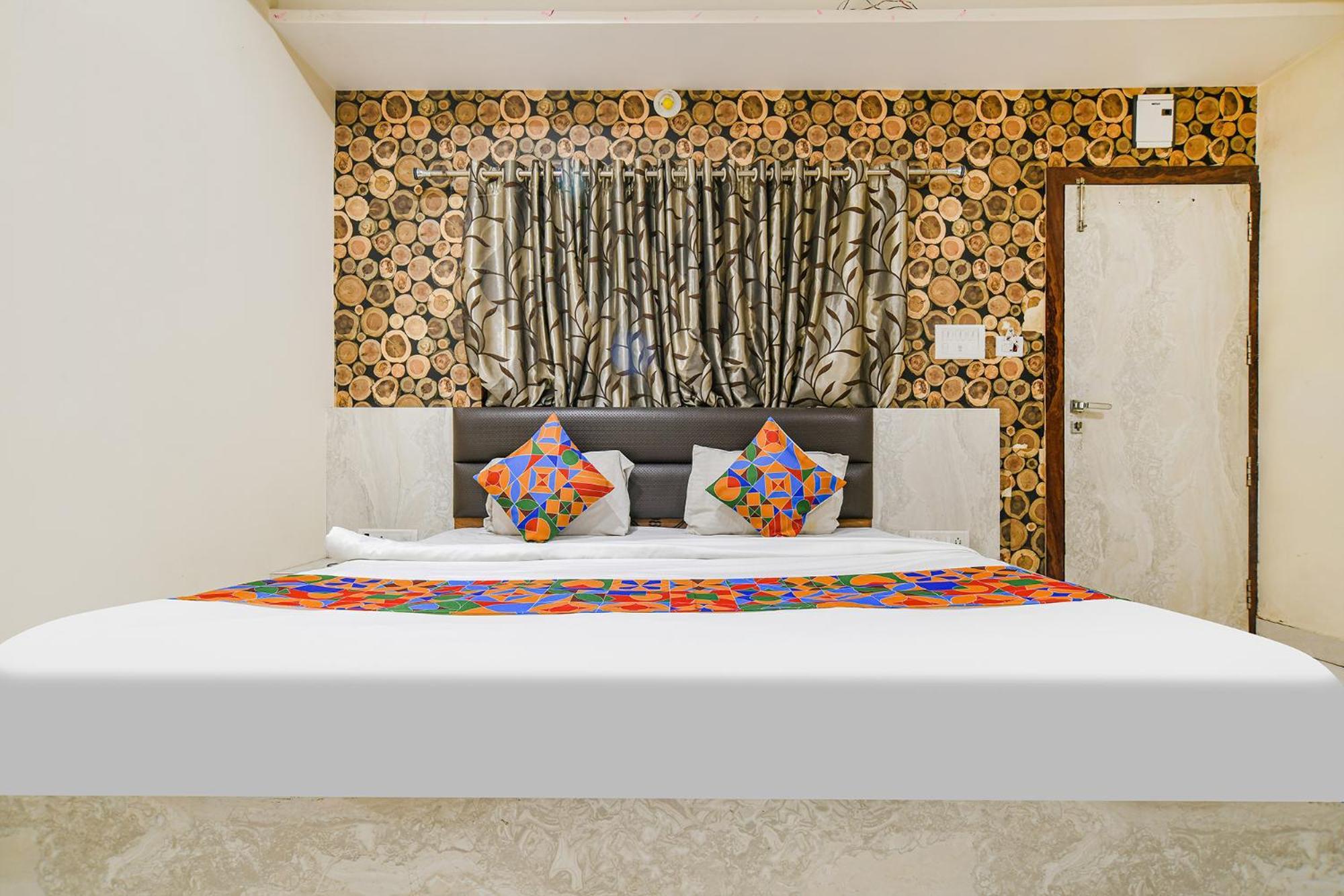 Fabhotel Shivam Palace- Near Mahakal Mandir Uddzsaín Kültér fotó