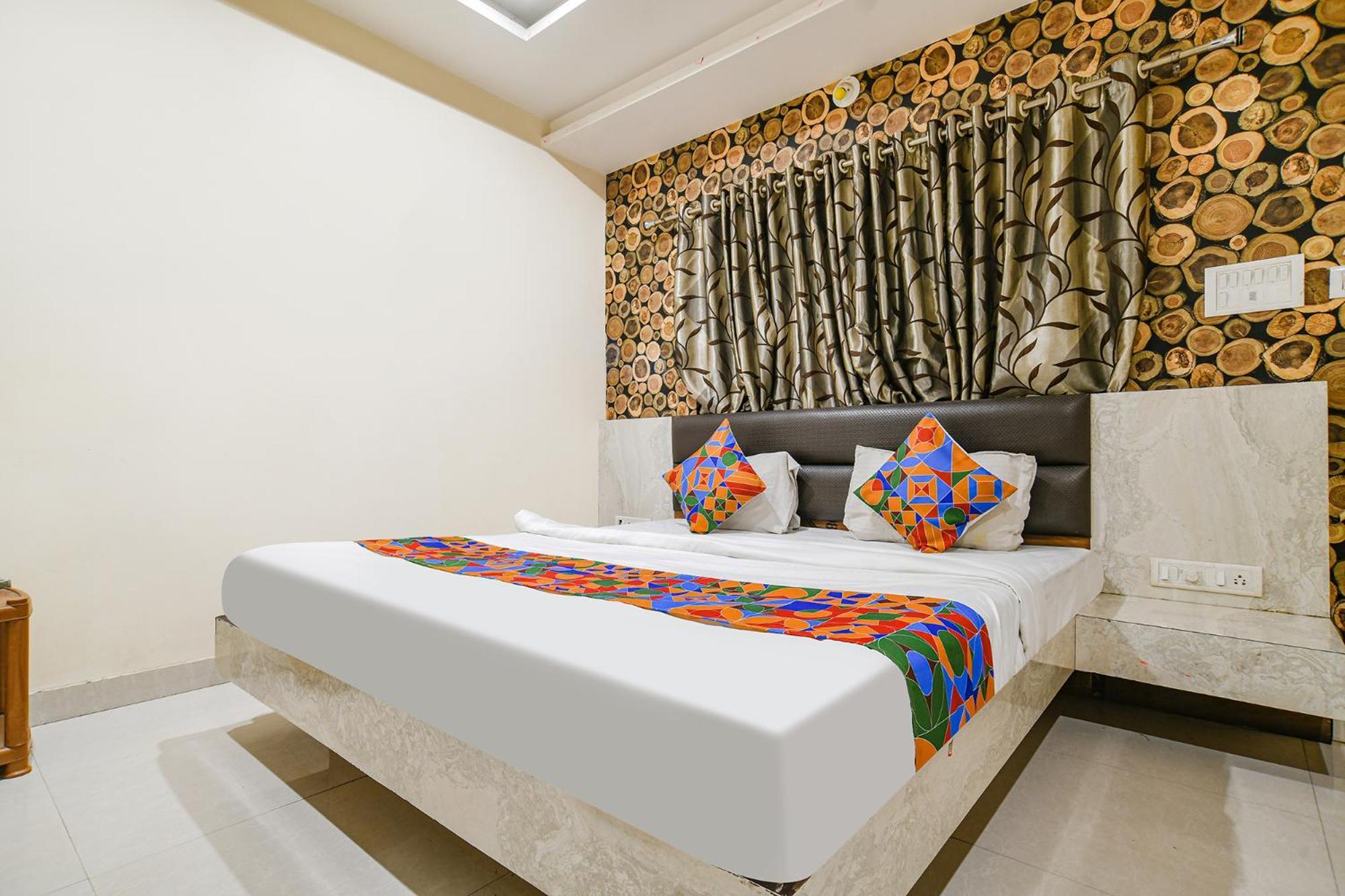 Fabhotel Shivam Palace- Near Mahakal Mandir Uddzsaín Kültér fotó