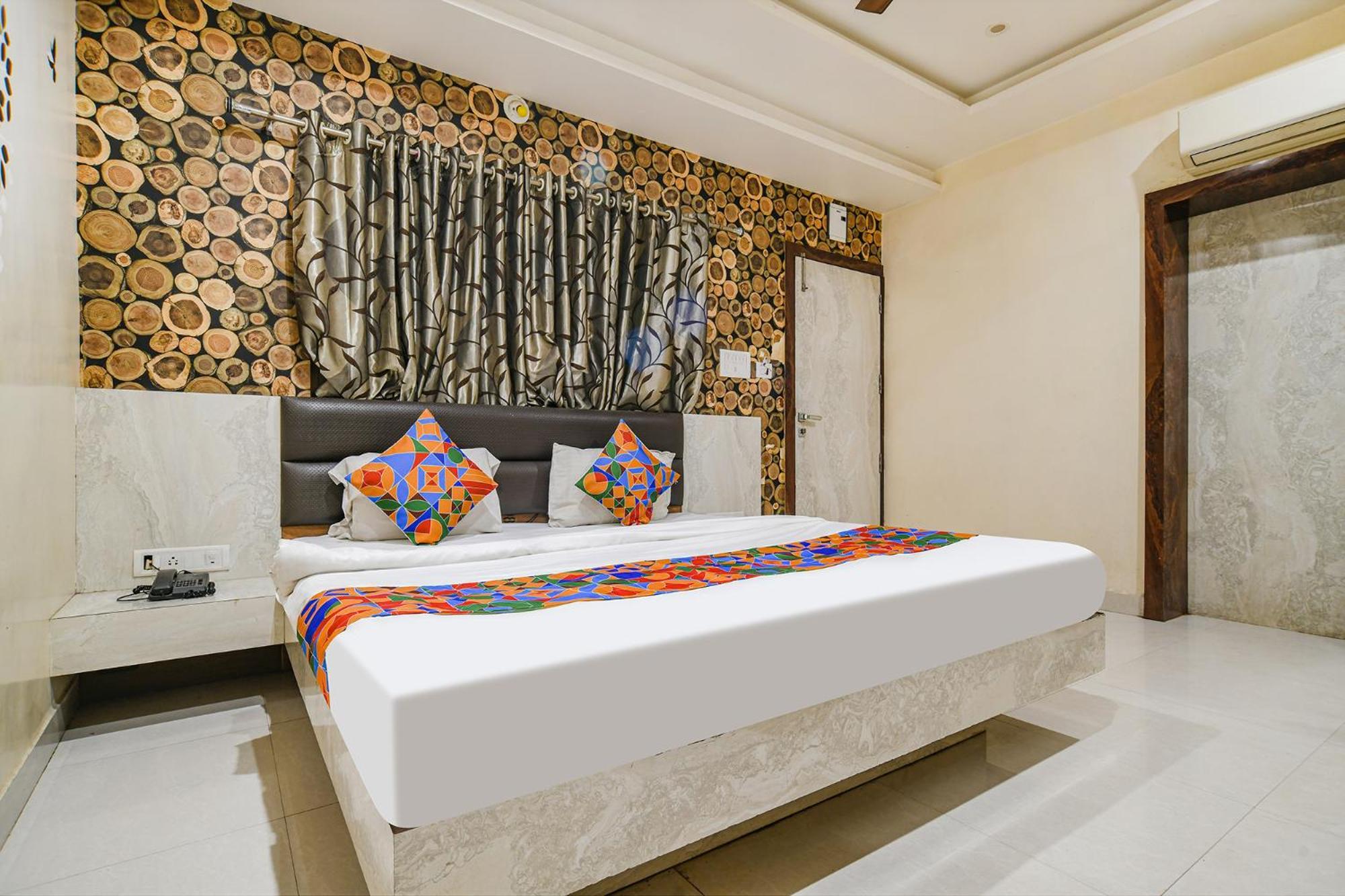 Fabhotel Shivam Palace- Near Mahakal Mandir Uddzsaín Kültér fotó
