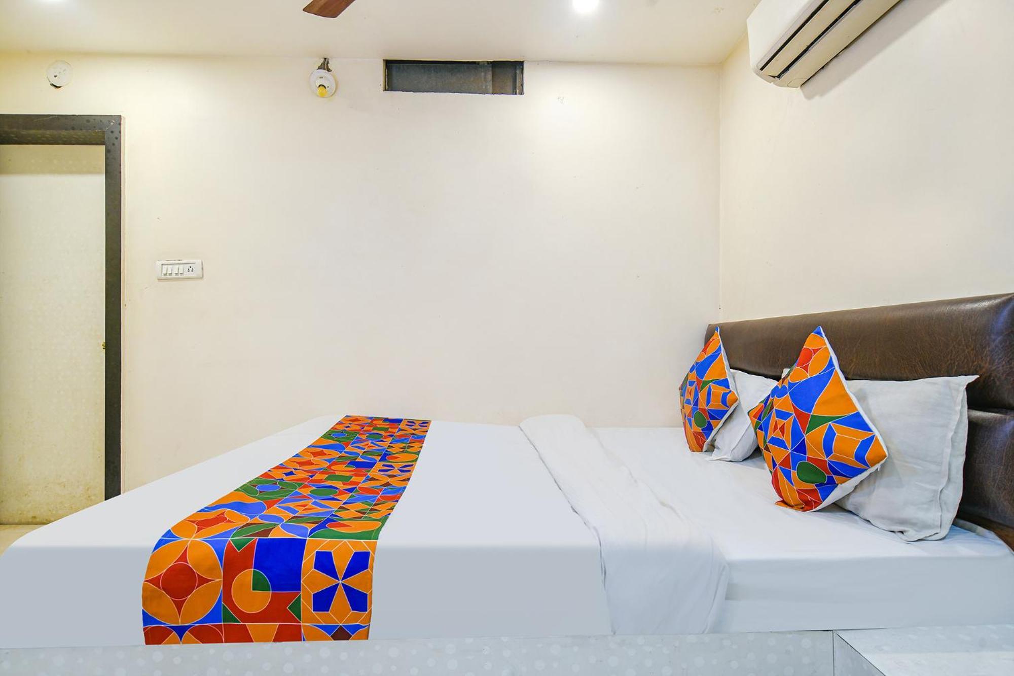 Fabhotel Shivam Palace- Near Mahakal Mandir Uddzsaín Kültér fotó