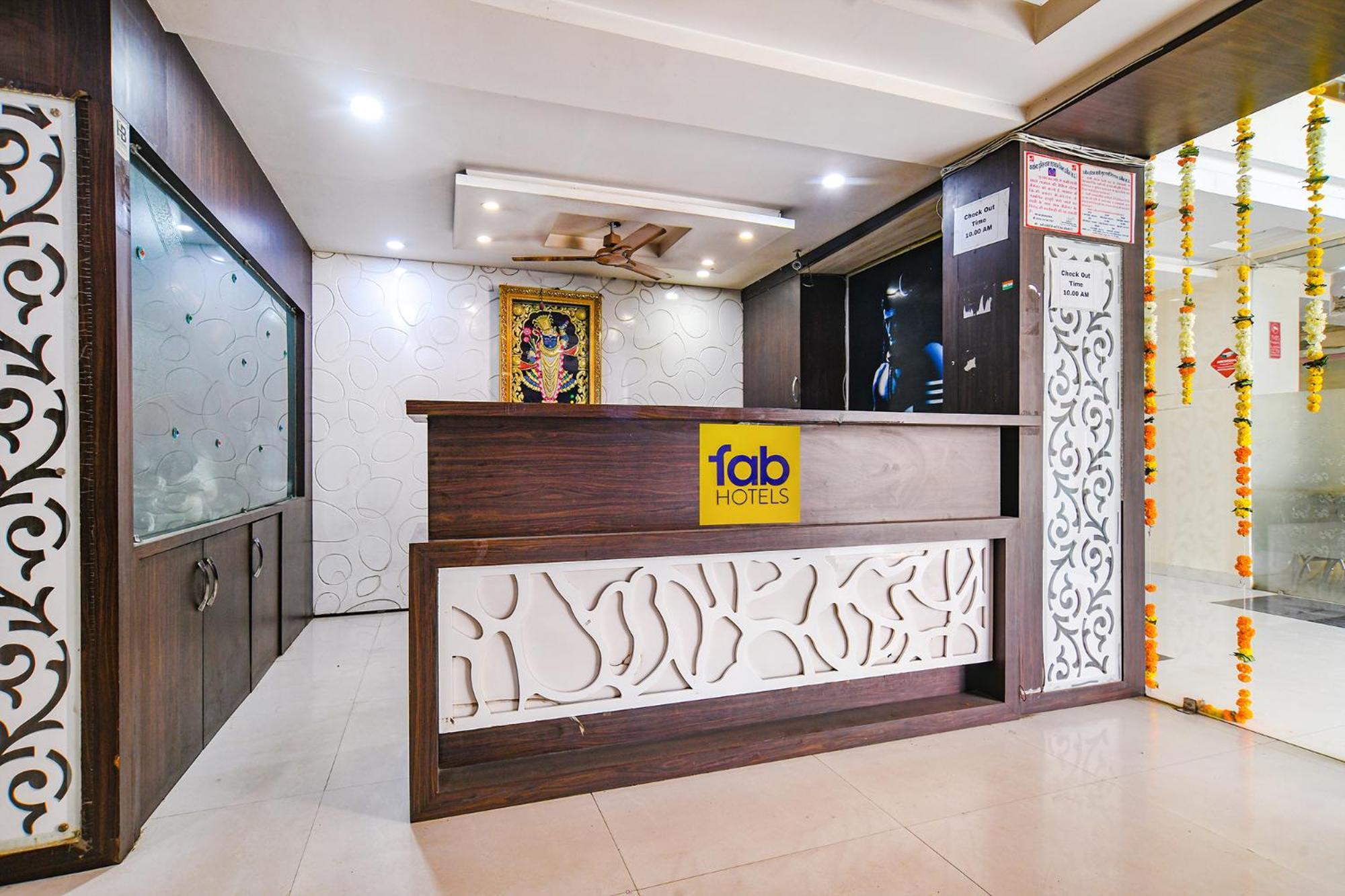 Fabhotel Shivam Palace- Near Mahakal Mandir Uddzsaín Kültér fotó