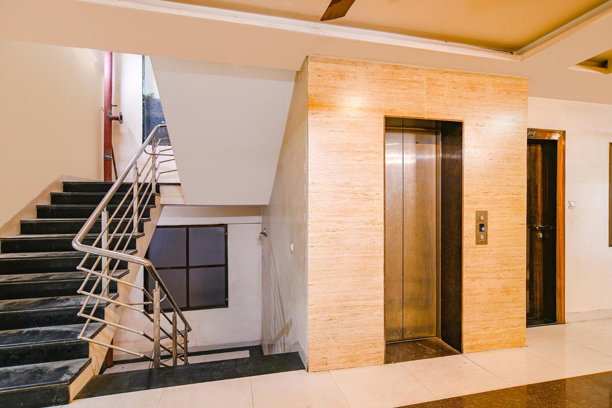 Fabhotel Shivam Palace- Near Mahakal Mandir Uddzsaín Kültér fotó