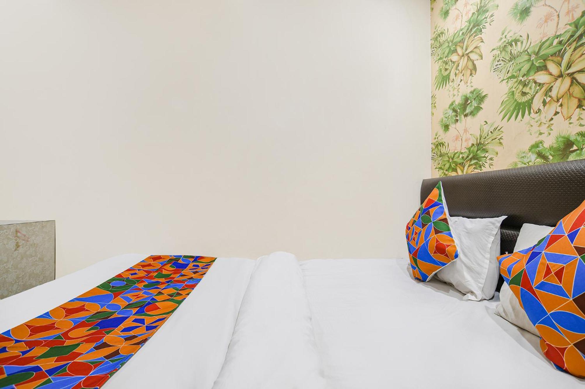 Fabhotel Shivam Palace- Near Mahakal Mandir Uddzsaín Kültér fotó