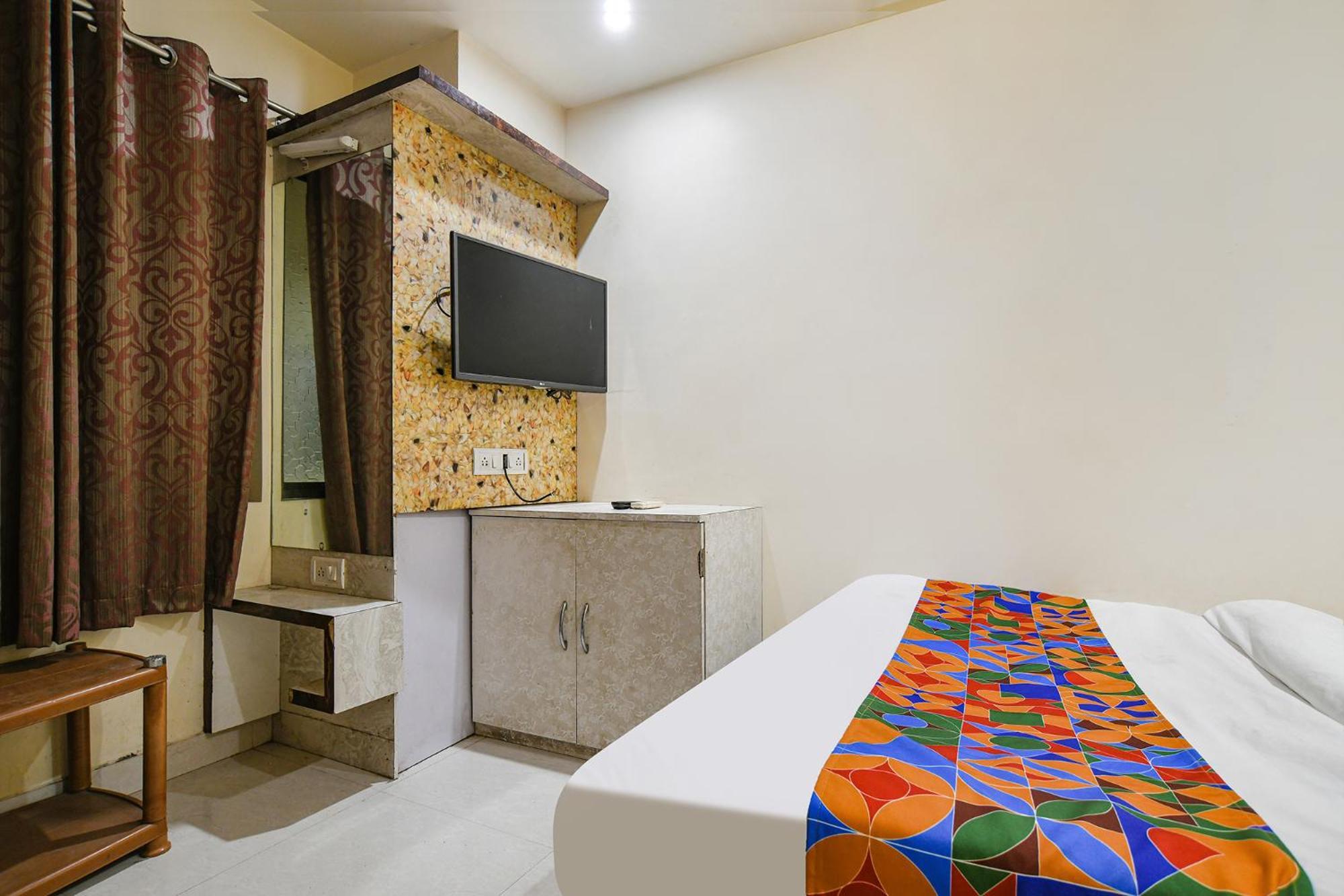 Fabhotel Shivam Palace- Near Mahakal Mandir Uddzsaín Kültér fotó