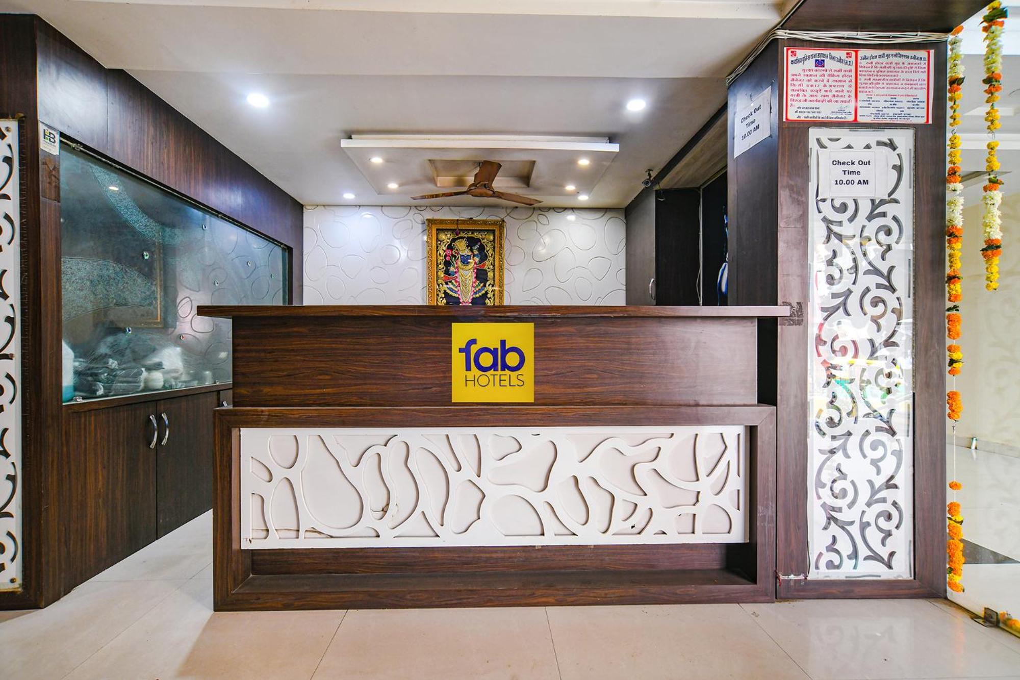 Fabhotel Shivam Palace- Near Mahakal Mandir Uddzsaín Kültér fotó